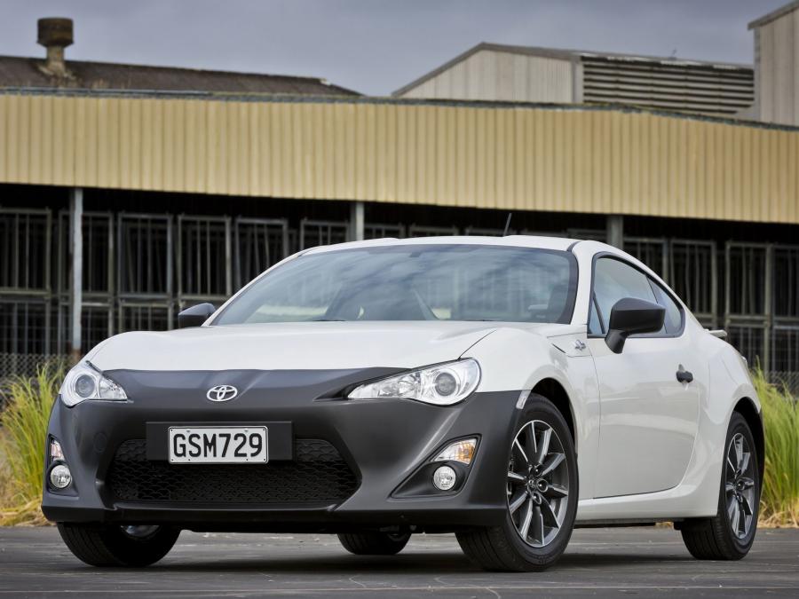  Toyota GT 86 RC 2012 года  (фото 7 из 11)
